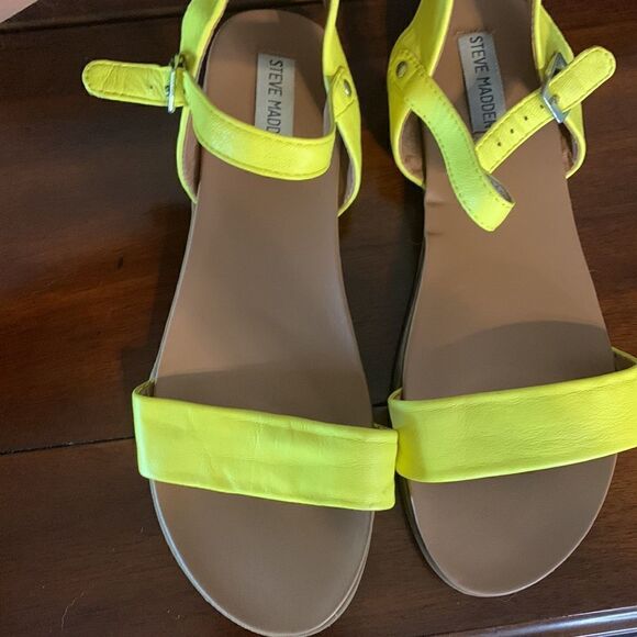 Steve Madden Yellow sandals size 10 - Picture 5 of 8